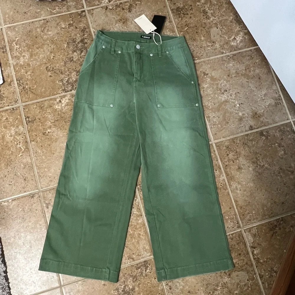 FLAMINGALS Green  Pants - Picture 2 of 4